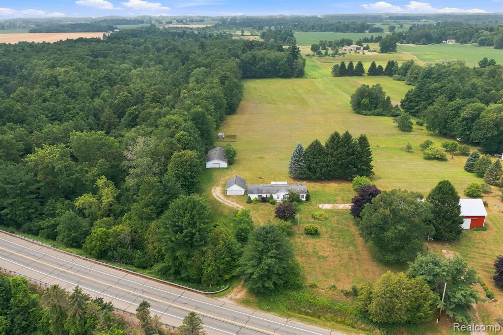 2390 Lakeshore Road Property Photo 90