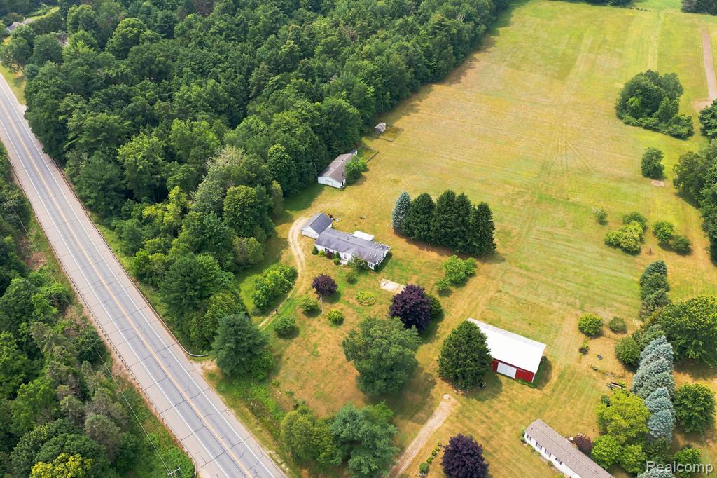 2390 Lakeshore Road Property Photo 91