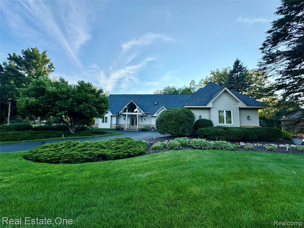716 Bristol Lane Property Photo 1
