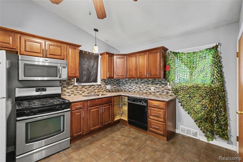 244 Ponchartrain Drive Property Photo 7
