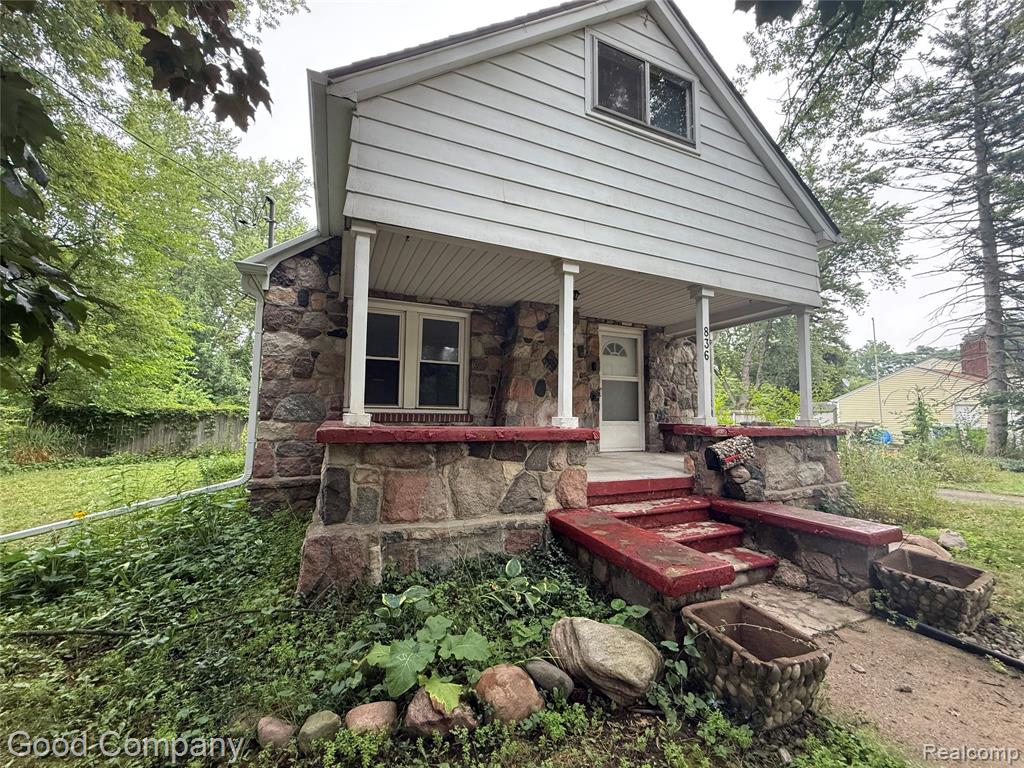 836 W Silver Lake Road Property Photo 2