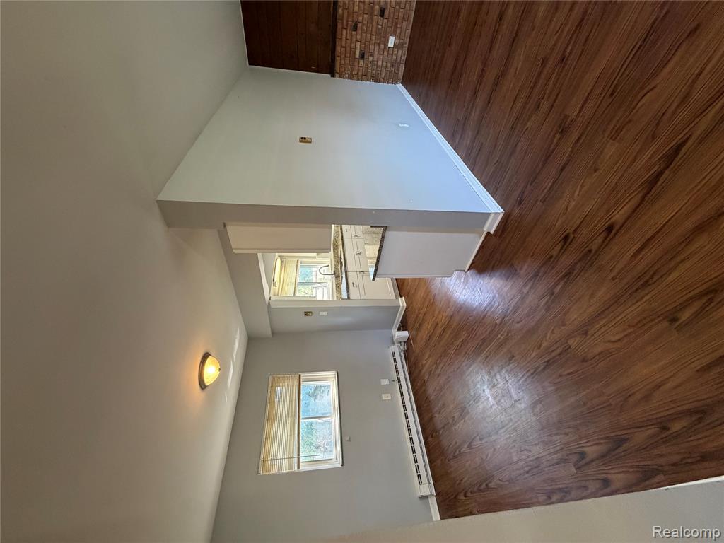 17415 Addison Street Property Photo 4
