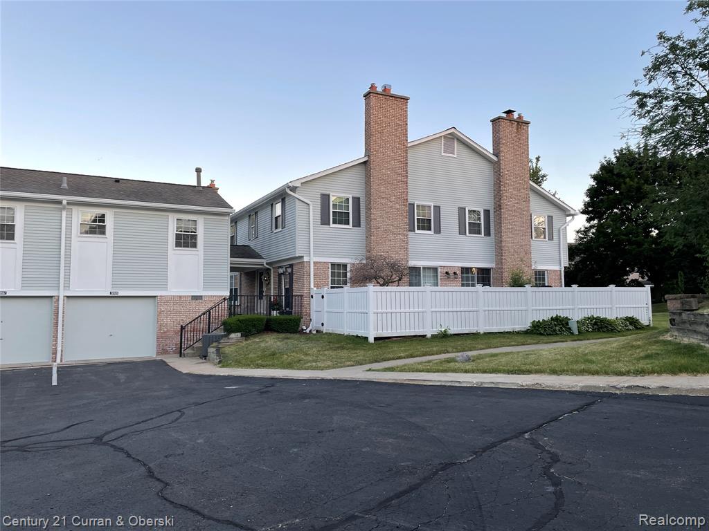 20905 E Glen Haven Circle Property Photo 2