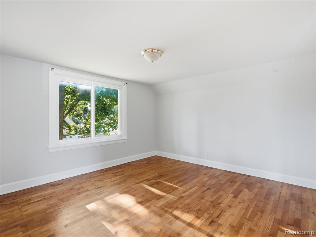 529 E Broad Street Property Photo 10