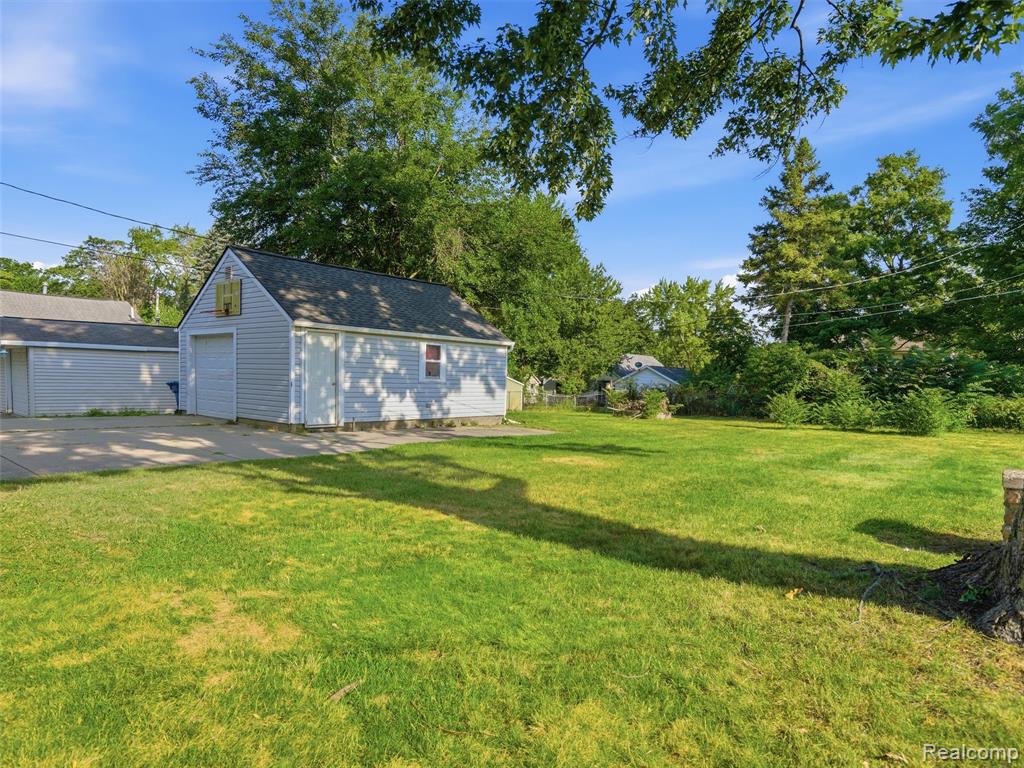 529 E Broad Street Property Photo 15