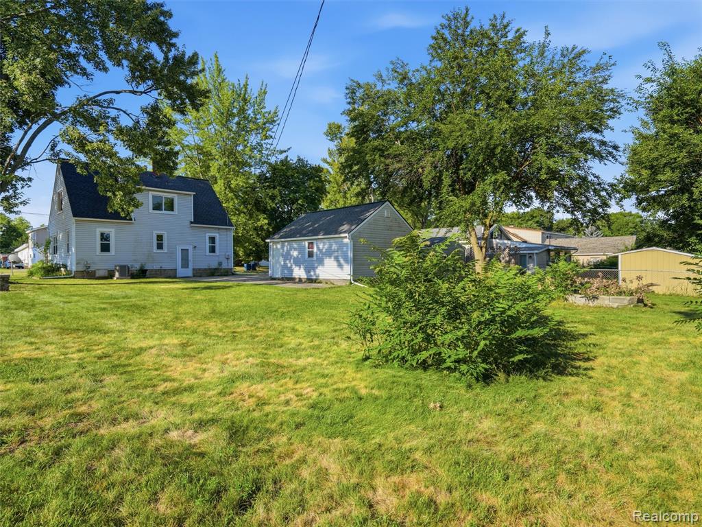 529 E Broad Street Property Photo 16
