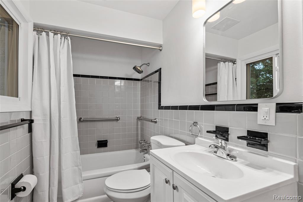 2642 Littletell Avenue Property Photo 30