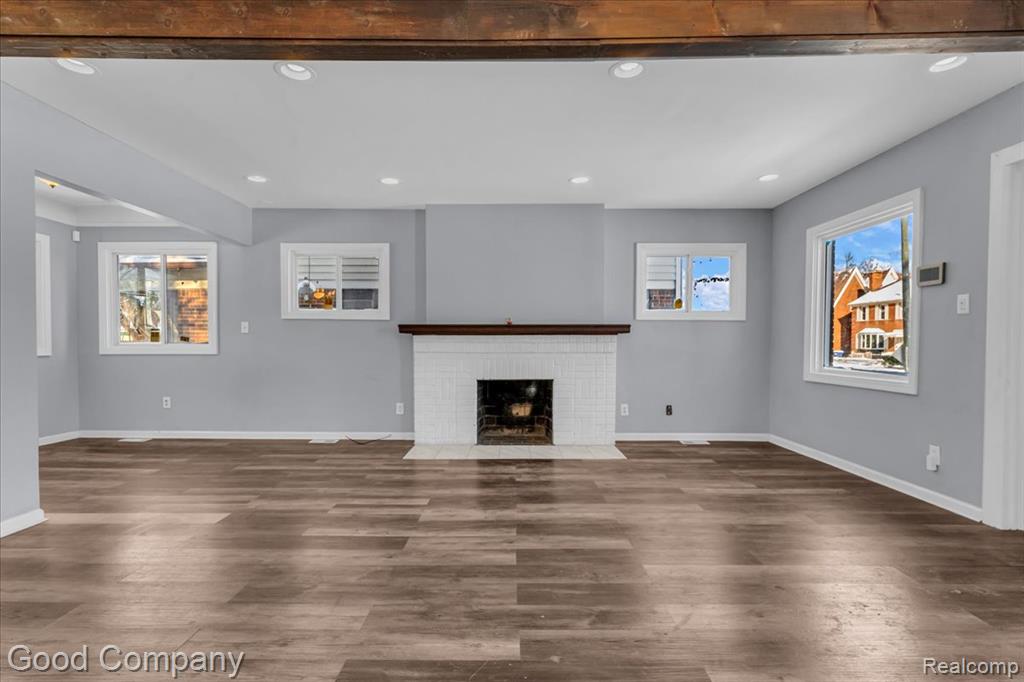 16149 Wisconsin Street Property Photo 4