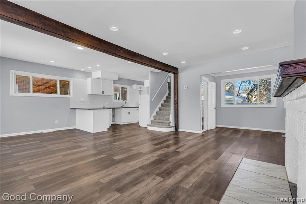 16149 Wisconsin Street Property Photo 6