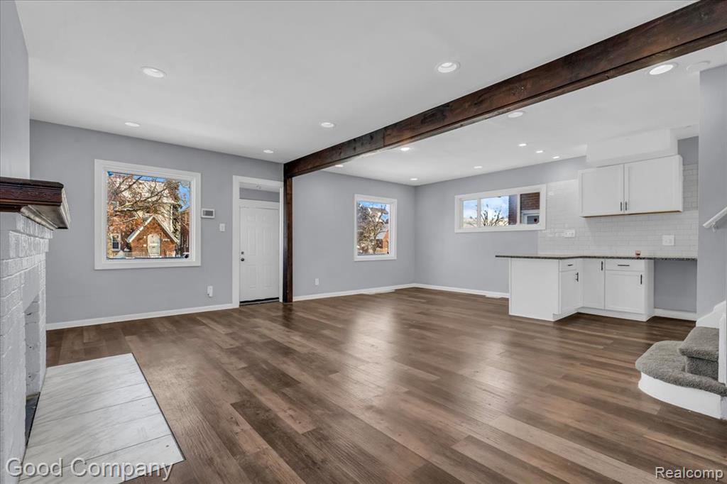 16149 Wisconsin Street Property Photo 7