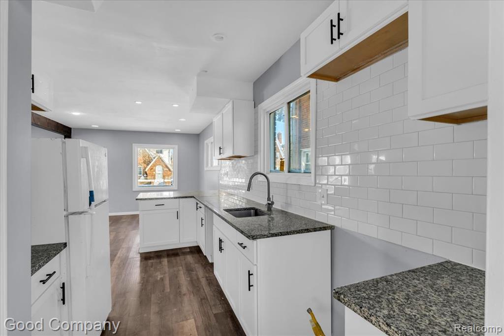16149 Wisconsin Street Property Photo 12