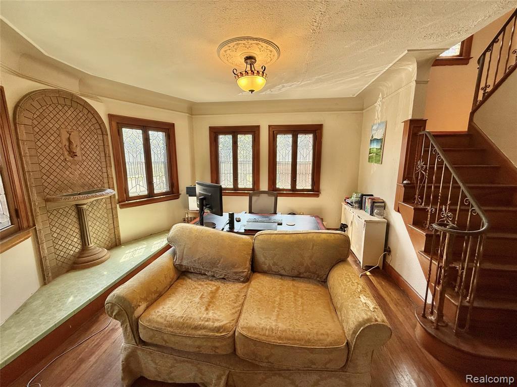1305 Bedford Road Property Photo 10