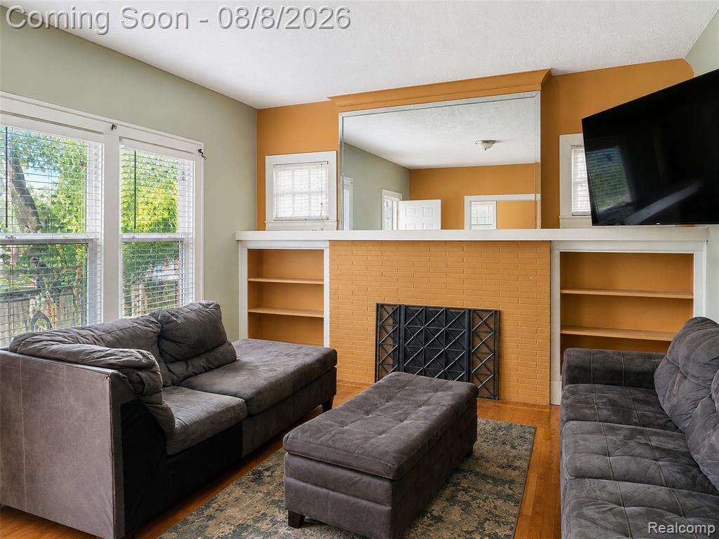 154 Moss Street Property Photo 3