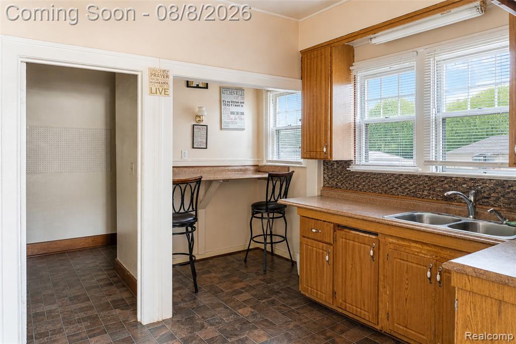 154 Moss Street Property Photo 5