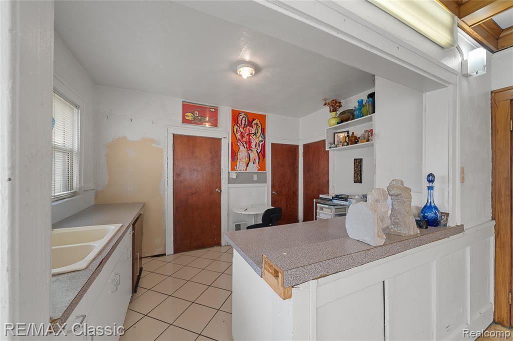 2676 W W. Grand Blvd. Boulevard Property Photo 10