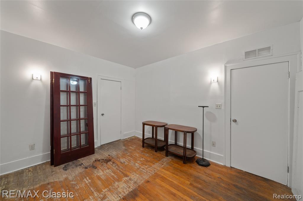 2676 W W. Grand Blvd. Boulevard Property Photo 13