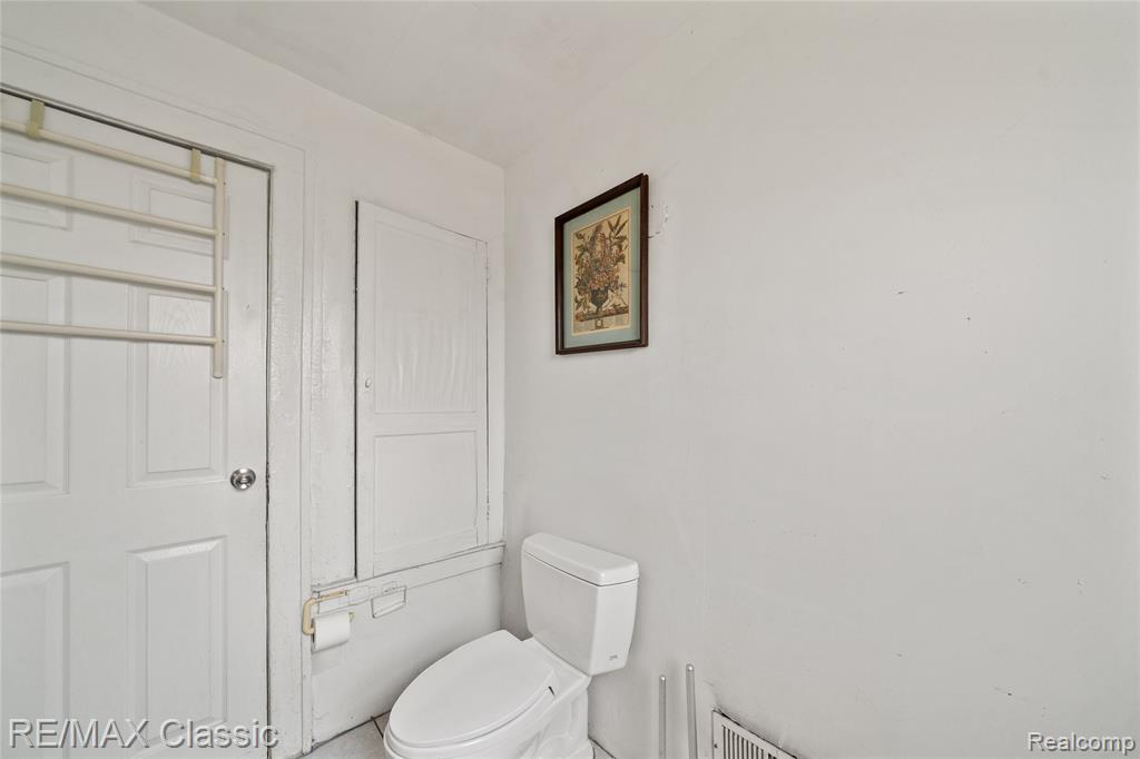 2676 W W. Grand Blvd. Boulevard Property Photo 16