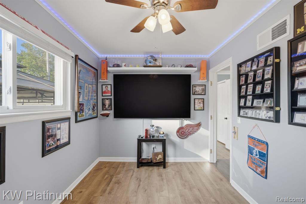 36776 Jefferson Avenue Property Photo 12