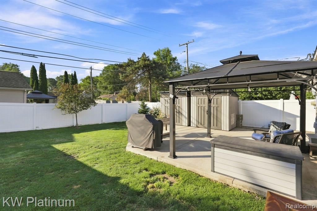 36776 Jefferson Avenue Property Photo 27