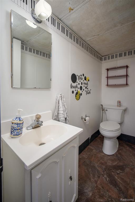 2731 Crooks Road Property Photo 23