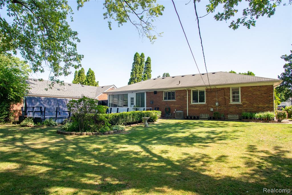 2731 Crooks Road Property Photo 31