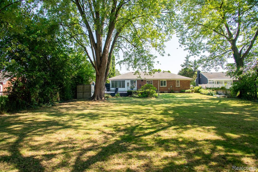2731 Crooks Road Property Photo 32