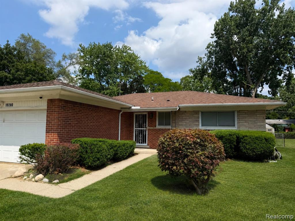 19280 Magnolia Parkway Property Photo 2