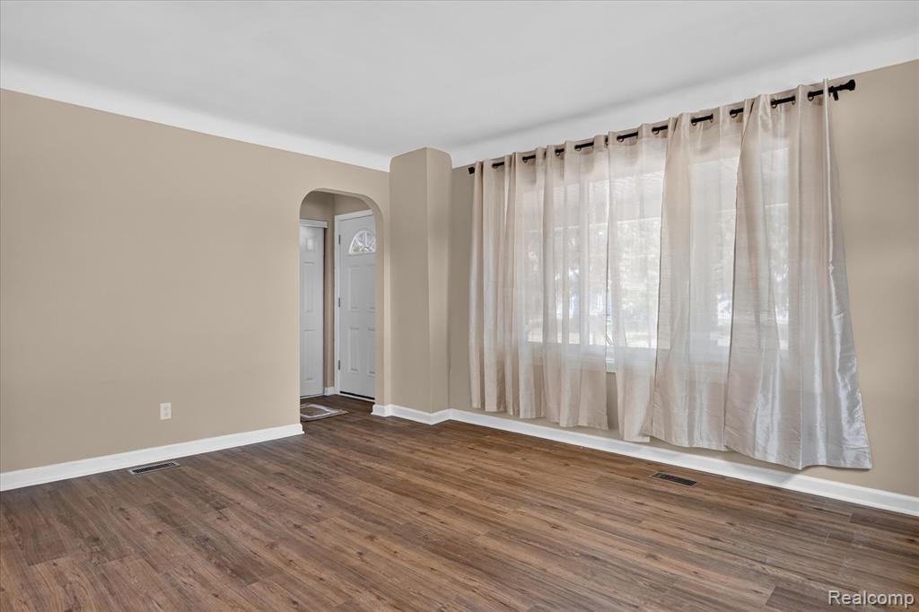 28264 Waltz Road Property Photo 7