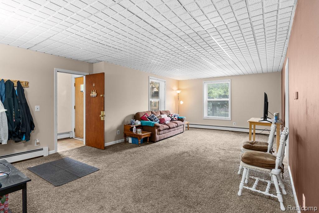612 E 3rd Street Property Photo 9