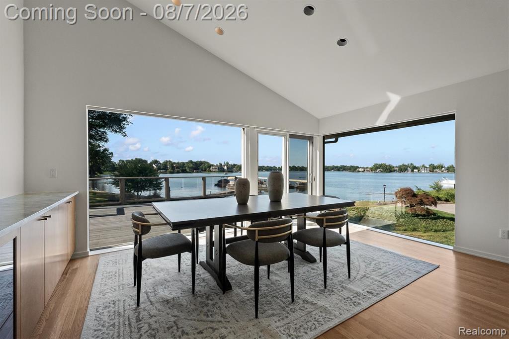 3850 Pine Harbor Drive Property Photo 4