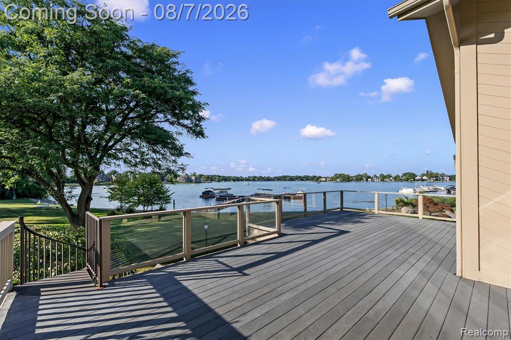3850 Pine Harbor Drive Property Photo 6
