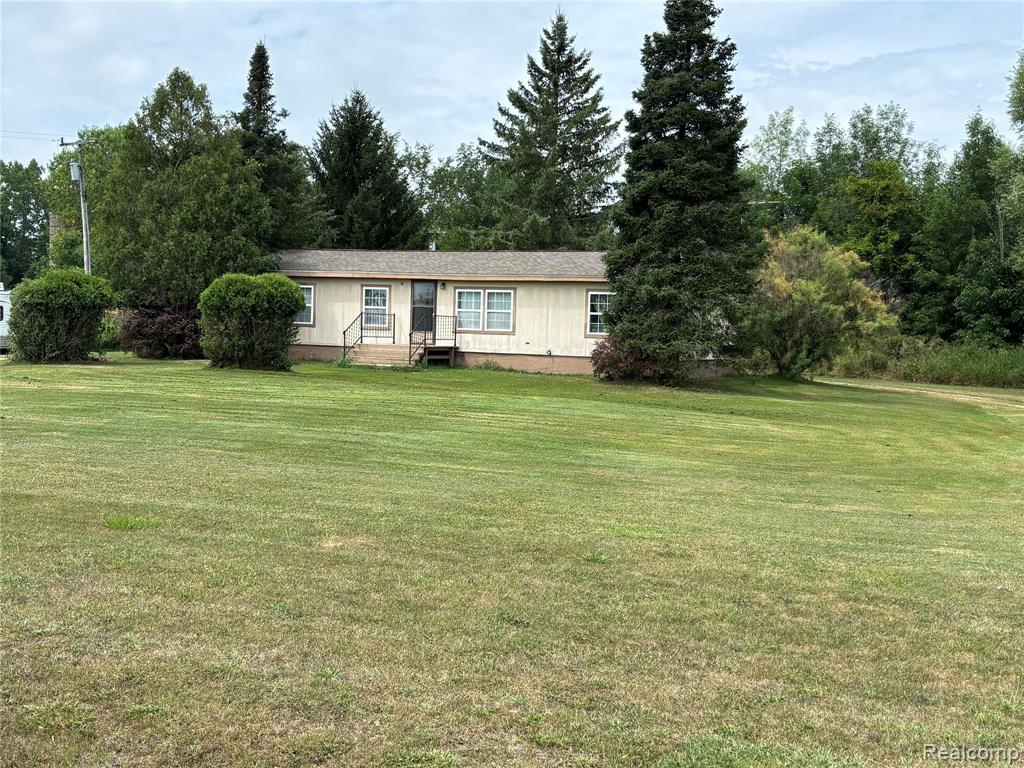 611 Wheeling Road Property Photo 1