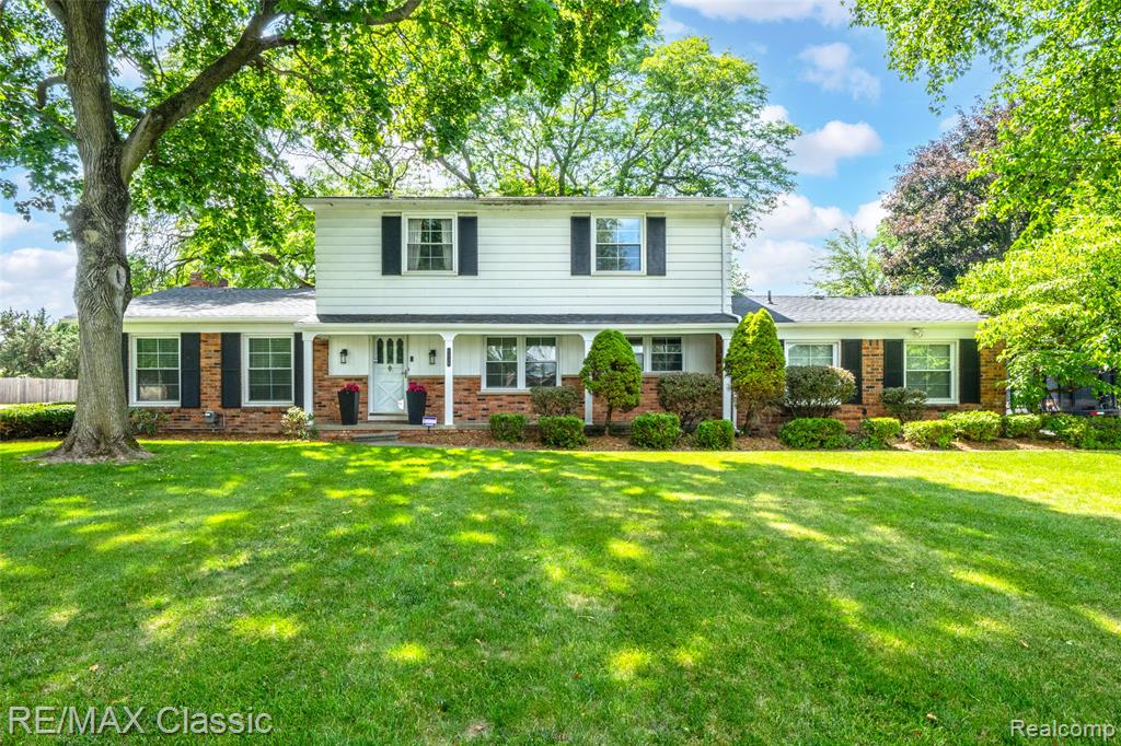 6638 Woodbank Drive Property Photo 1
