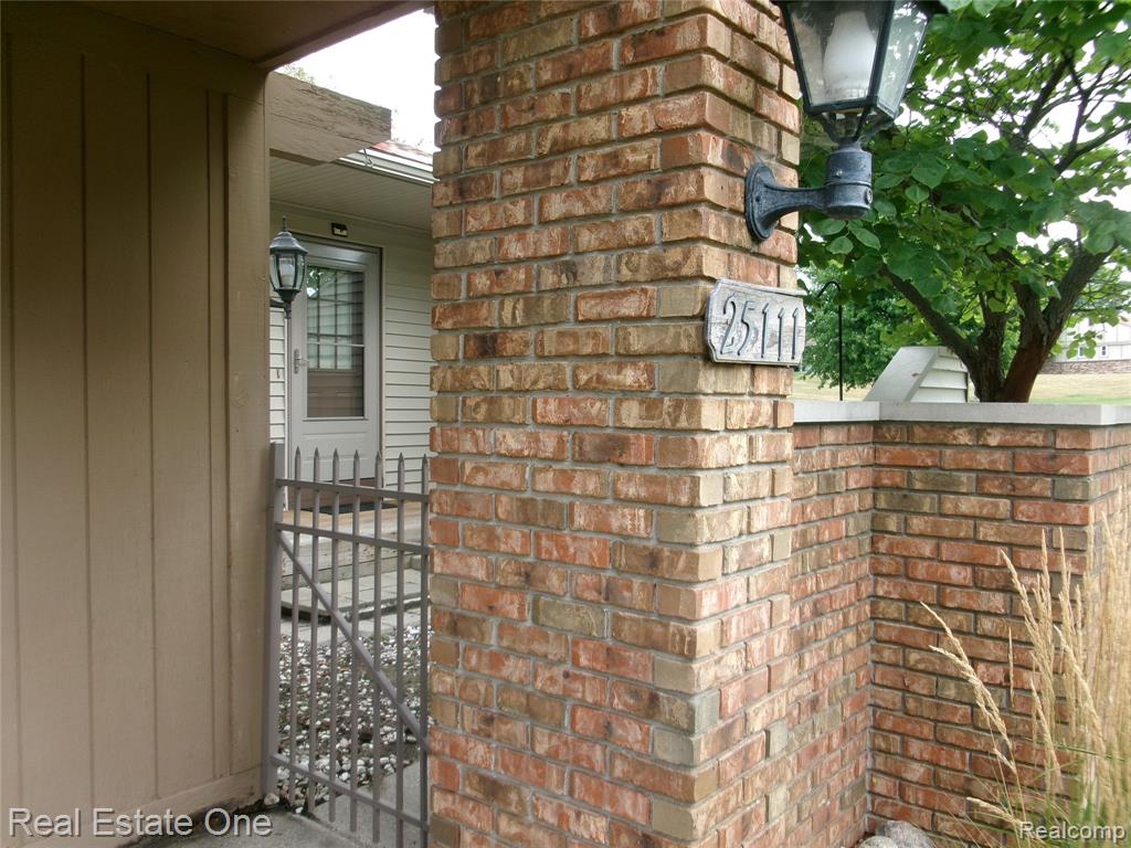 25111 Hamilton Court Property Photo 1