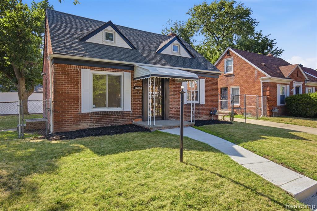 19605 Klinger Street Property Photo 3