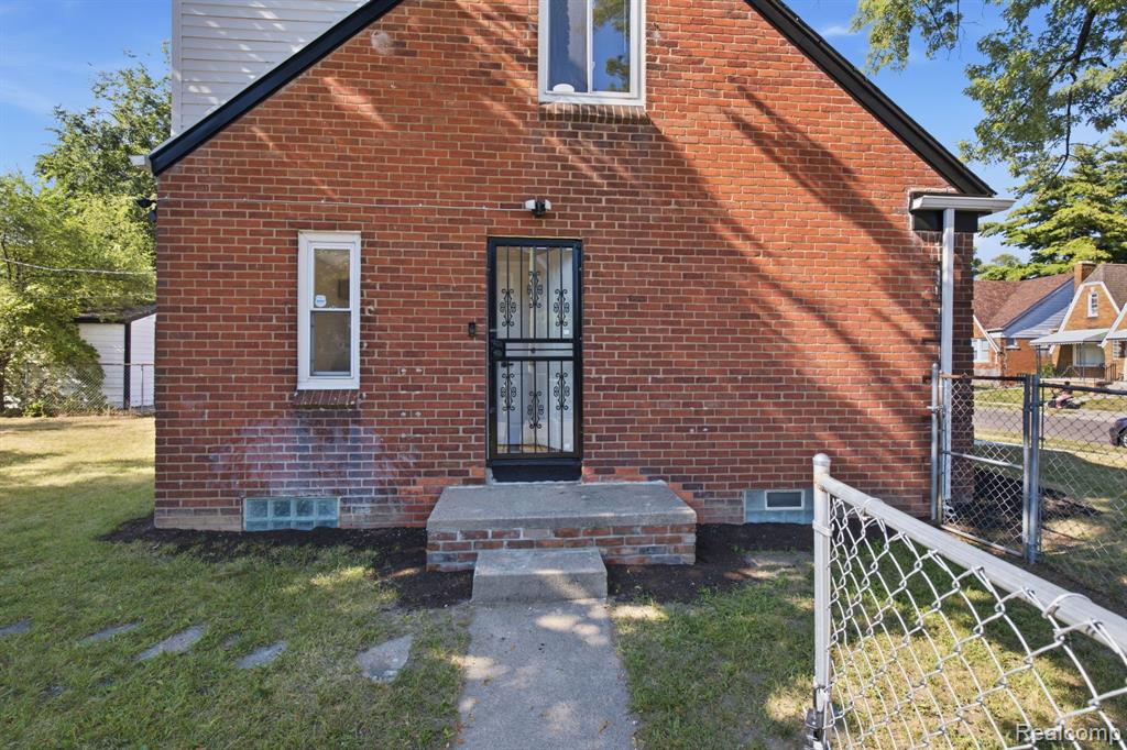 19605 Klinger Street Property Photo 24