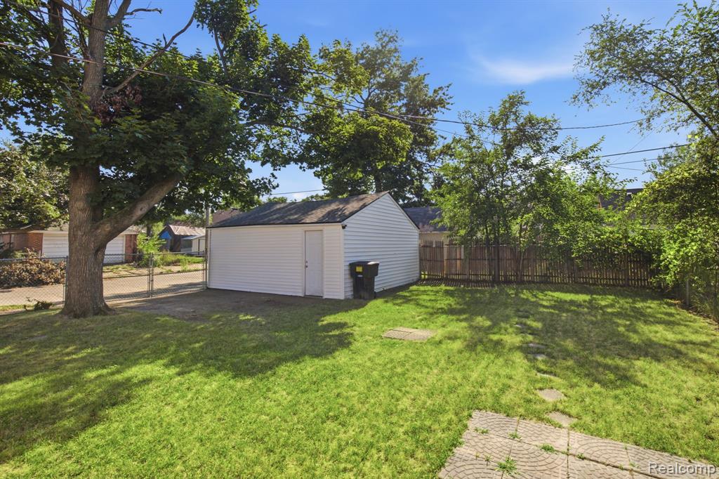 19605 Klinger Street Property Photo 26