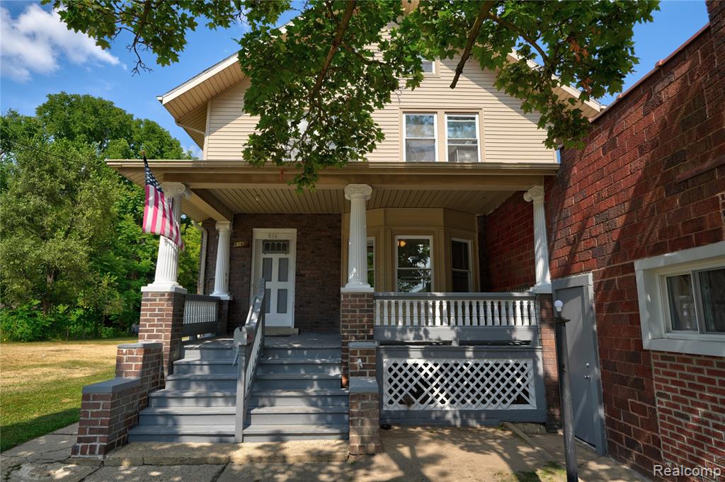 814 M L King Avenue Property Photo 1