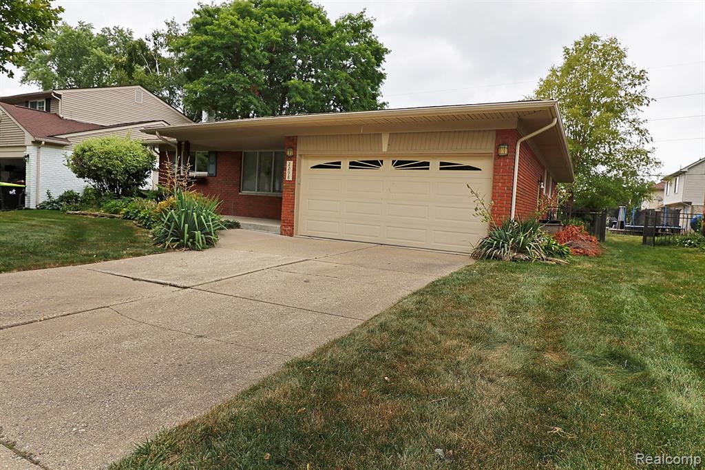 2298 Columbia Drive Property Photo 3