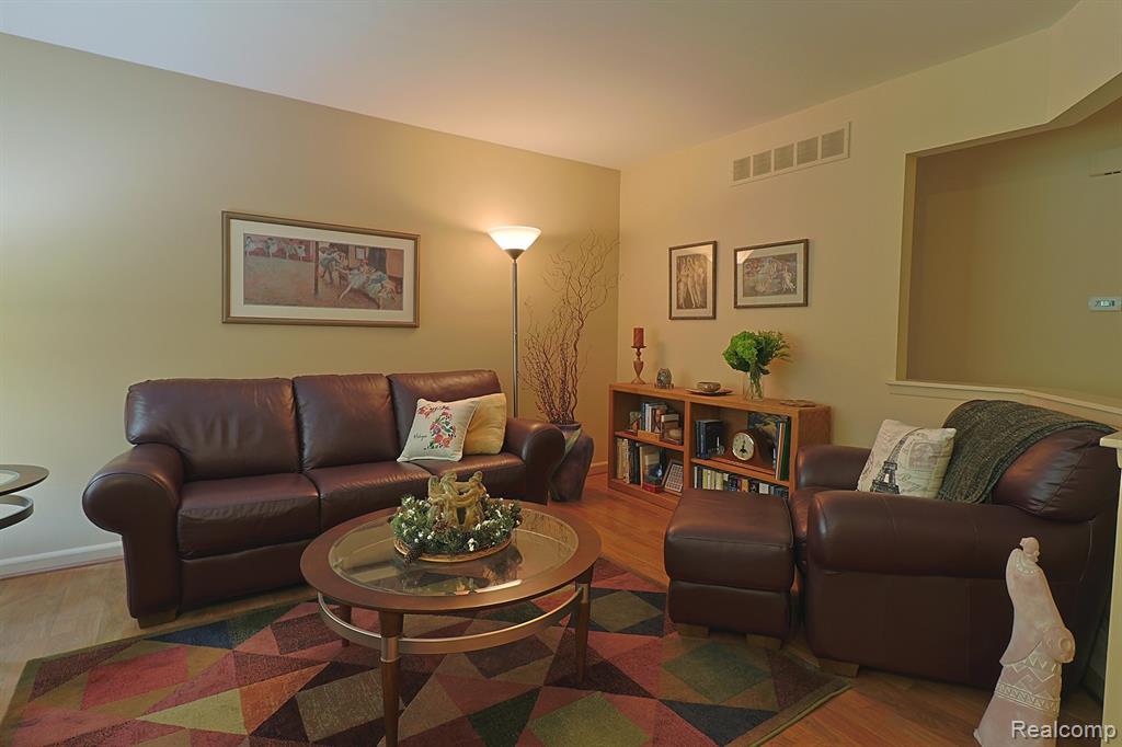 2298 Columbia Drive Property Photo 8