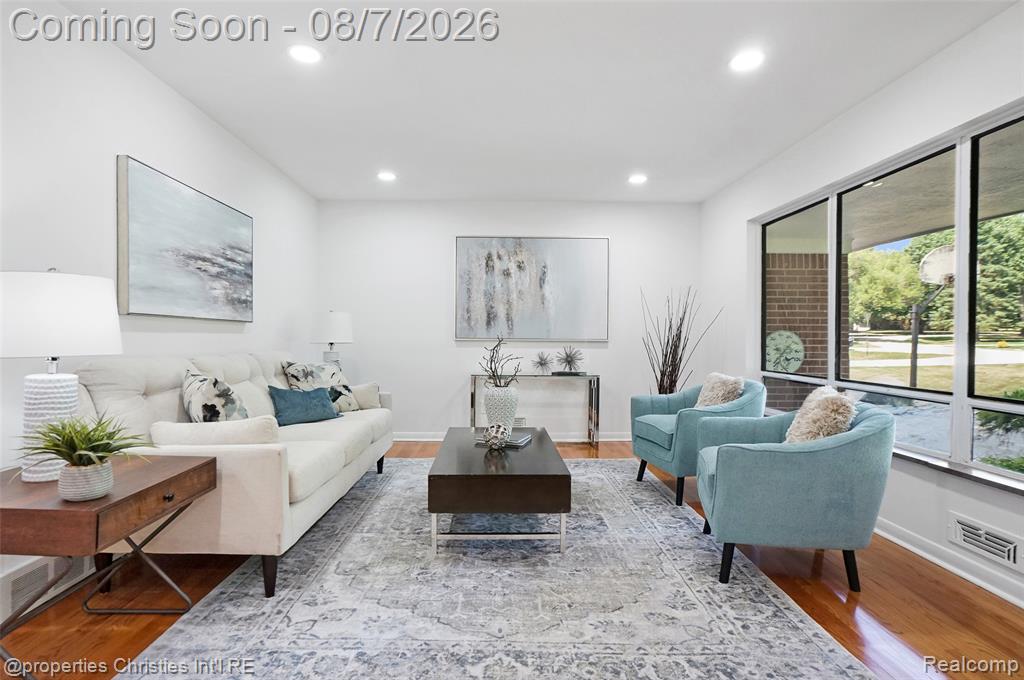 24711 Tudor Lane Property Photo 7