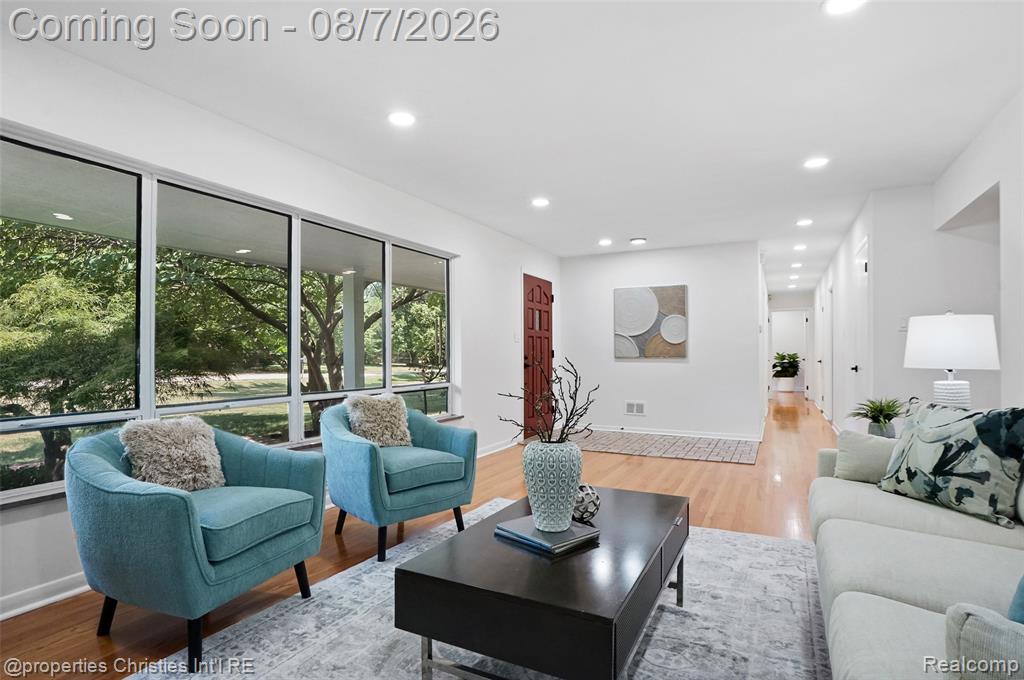 24711 Tudor Lane Property Photo 8