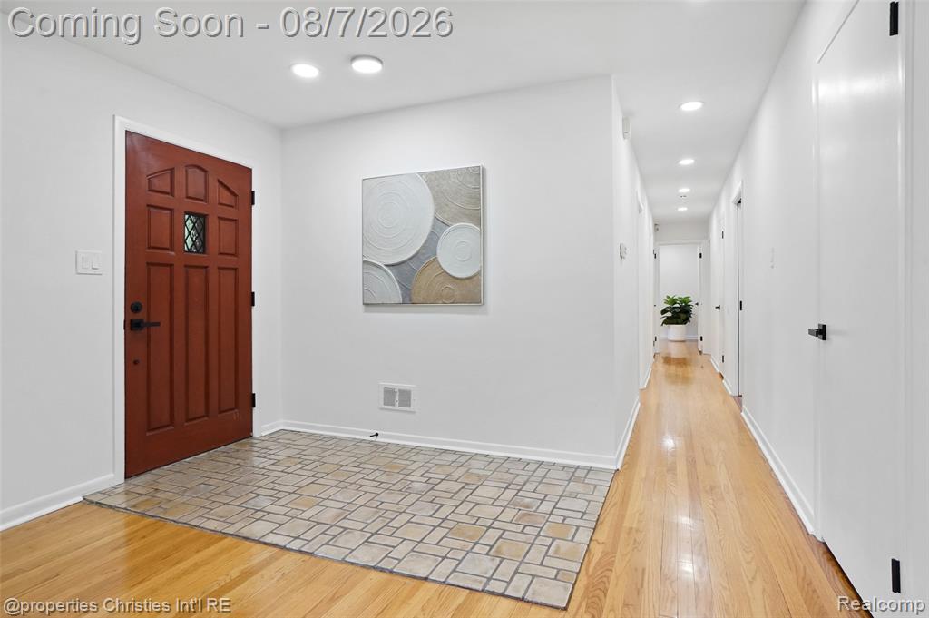 24711 Tudor Lane Property Photo 9