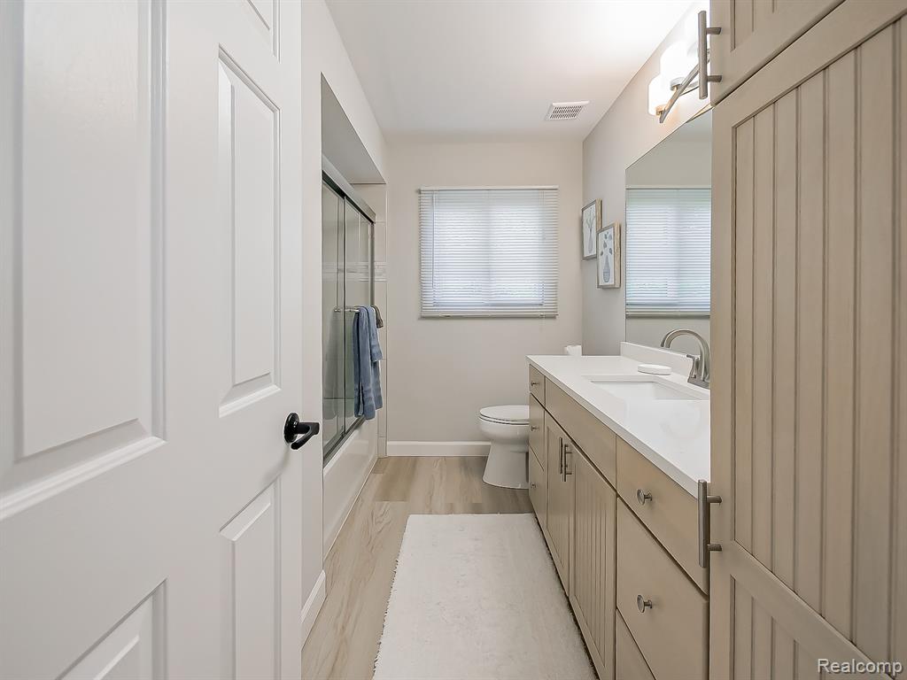 4977 Wavewood Drive Property Photo 24