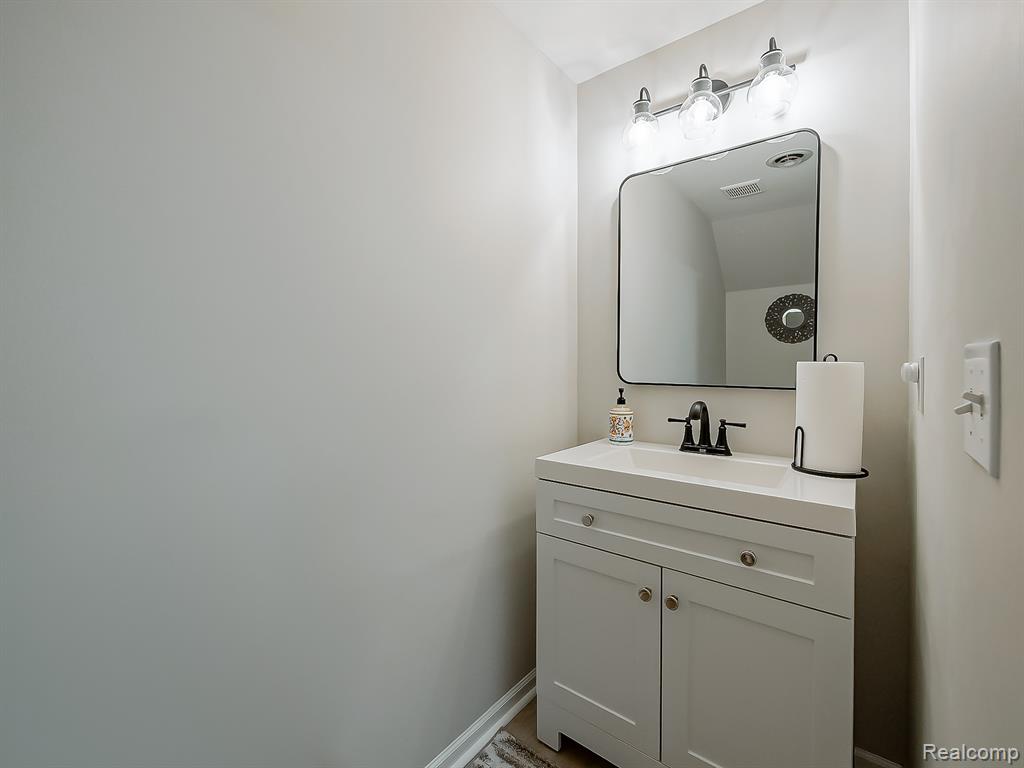 4977 Wavewood Drive Property Photo 31