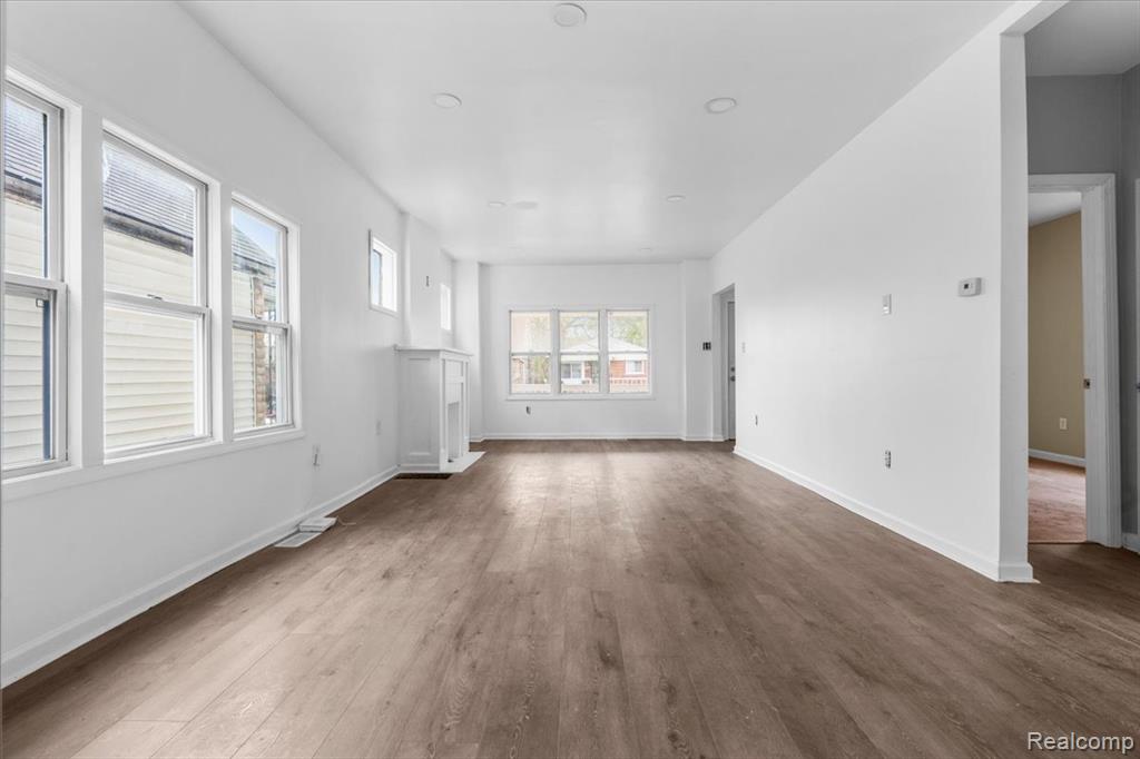 18030 Mackay Street Property Photo 8