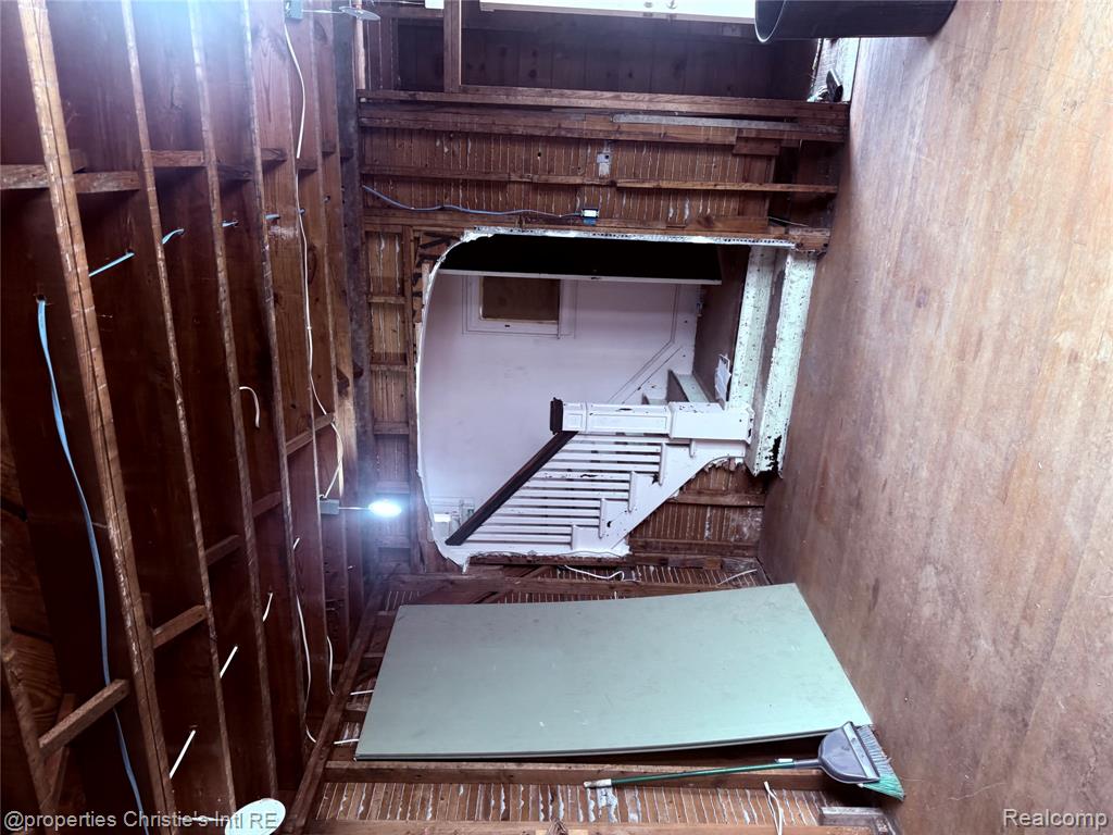 2454 Glynn Court Property Photo 8