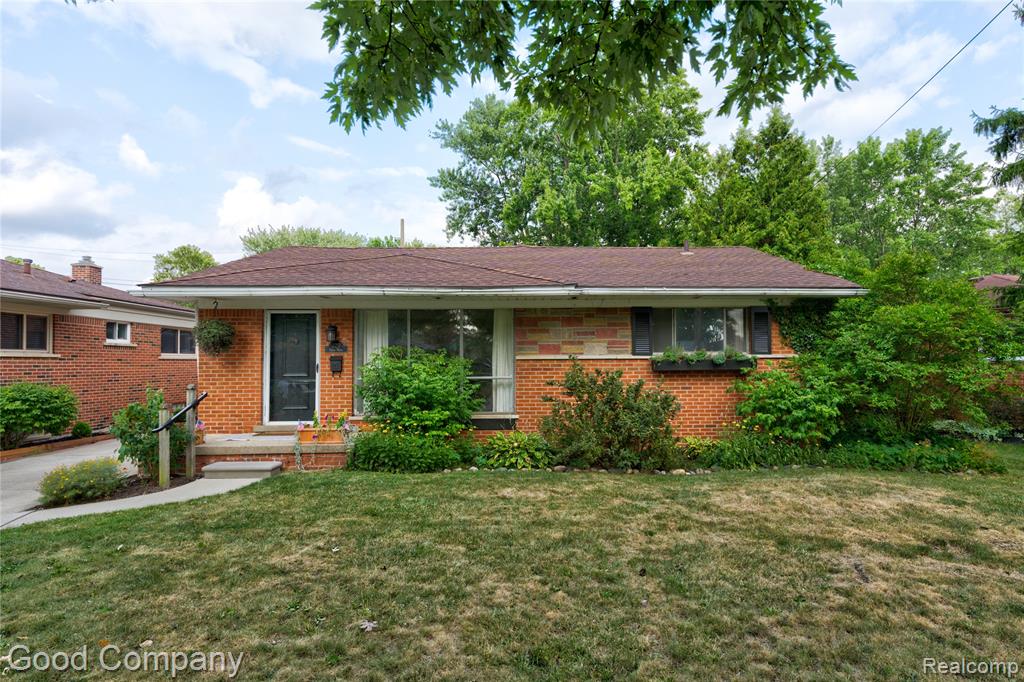 220 N Webik Avenue Property Photo 1
