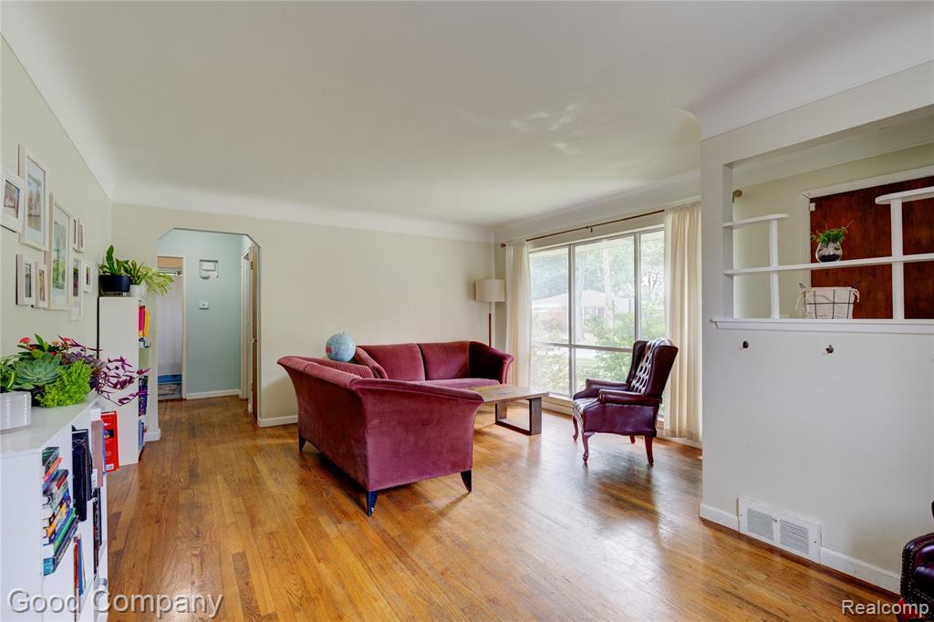 220 N Webik Avenue Property Photo 8
