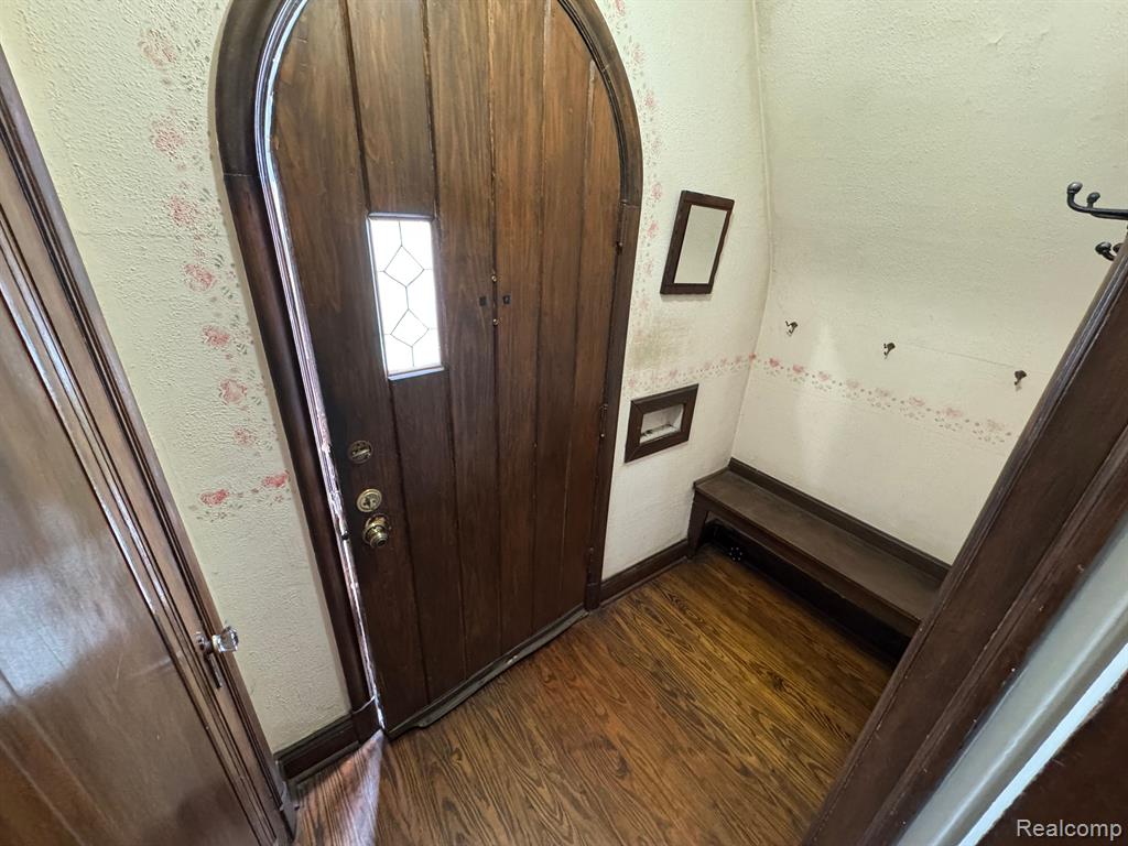 820 Winchester Avenue Property Photo 4